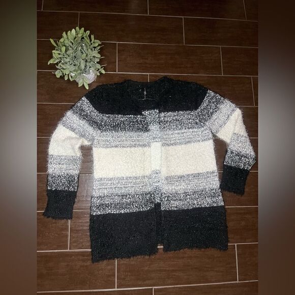 Allie&Rob black and Ivory eyelash open cardigan sz large - Picture 1 of 7
